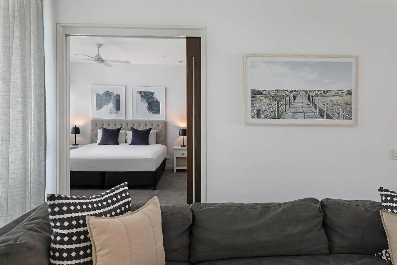 Element On Coolum Beachfront Sunshine Coast Апарт-отель