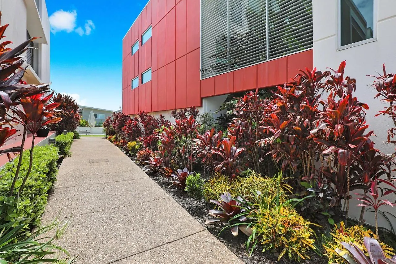 Апарт-отель Element On Coolum Beachfront Sunshine Coast