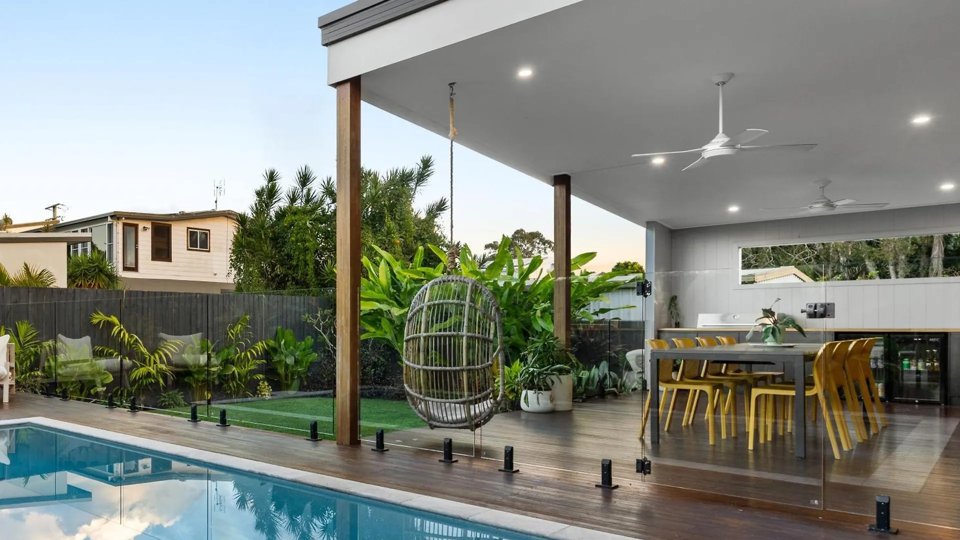 Element On Coolum Beachfront Sunshine Coast Апарт-отель